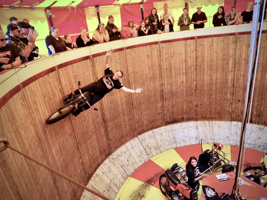 Trick and Acrobatic Riding inside the wall of death